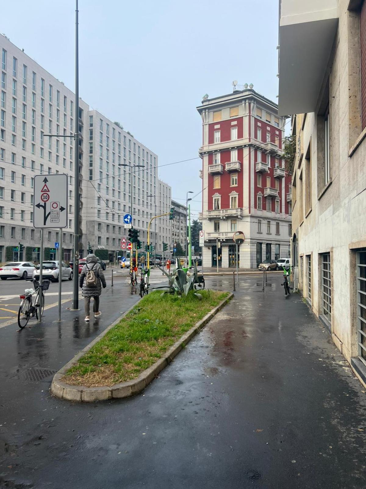 La Regina Delle Locazioni Accanto Bocconi Mailand